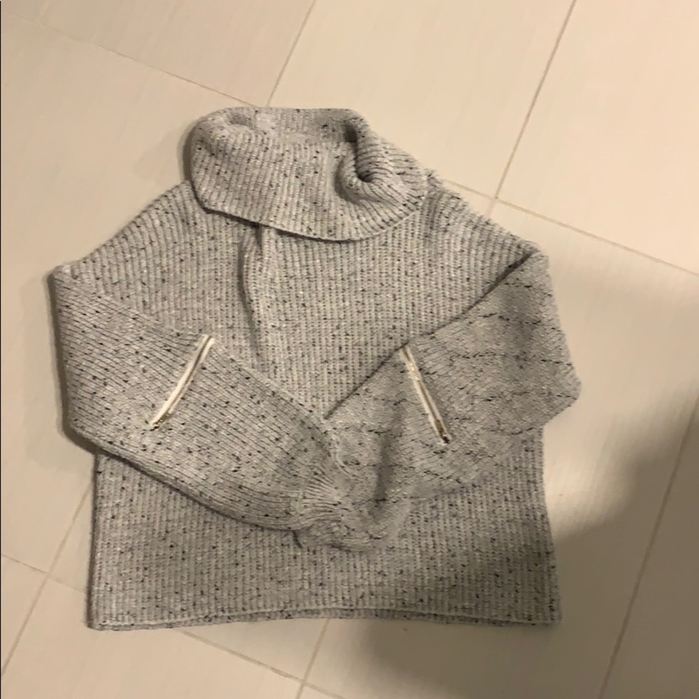 LF turtle neck sweater